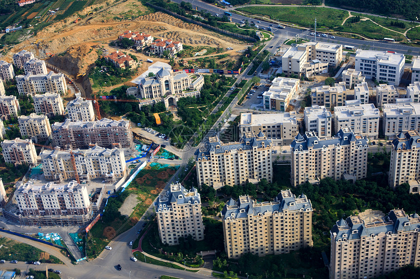 我国城市房地产开发建设的实践与可持续发展路径探析